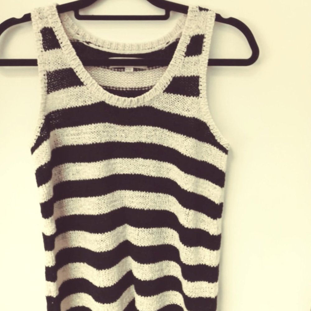 Ann Taylor LOFT tank sweater, Size M
